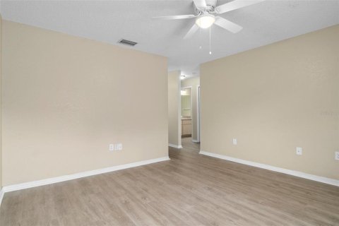 Immobilier commercial à vendre à Spring Hill, Floride: 6 chambres, 239.13 m2 № 2426027 - photo 8