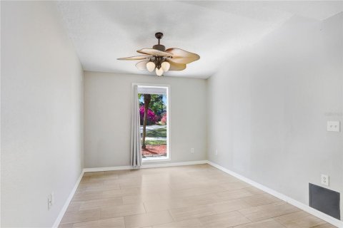 House in Lutz, Florida 5 bedrooms, 318.56 sq.m. № 1516532 - photo 12
