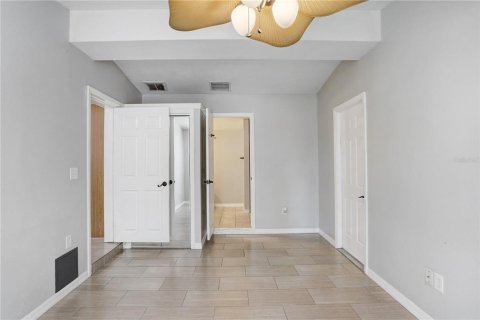 House in Lutz, Florida 5 bedrooms, 318.56 sq.m. № 1516532 - photo 13