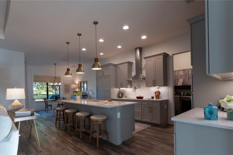 House in Sorrento, Florida 4 bedrooms, 239.87 sq.m. № 1590655 - photo 11