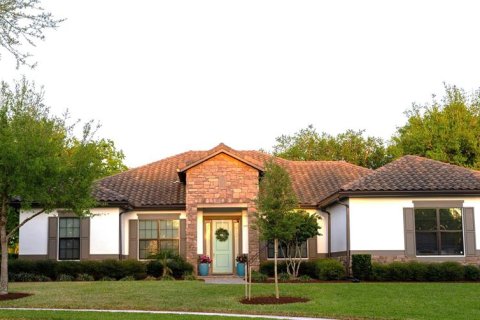 House in Sorrento, Florida 4 bedrooms, 239.87 sq.m. № 1590655 - photo 2