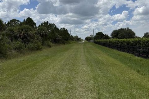 Terreno en venta en Okeechobee, Florida № 2167501 - foto 3