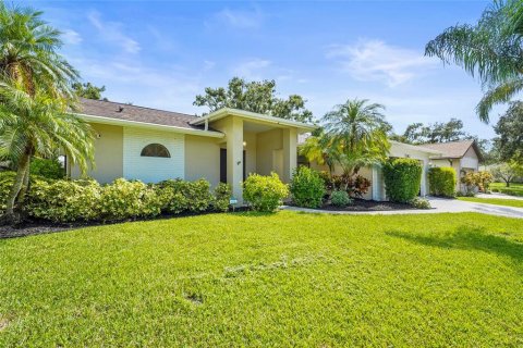 House in Sarasota, Florida 3 bedrooms, 175.12 sq.m. № 1854457 - photo 1