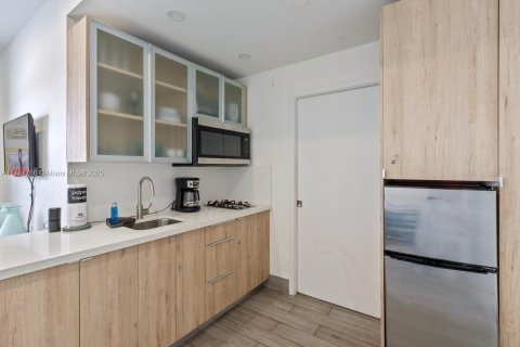 Condominio en venta en Miami Beach, Florida, 1 dormitorio, 38.09 m2 № 1863173 - foto 6
