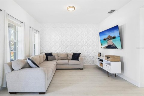Casa en venta en Winter Garden, Florida, 5 dormitorios, 208.1 m2 № 2142136 - foto 8
