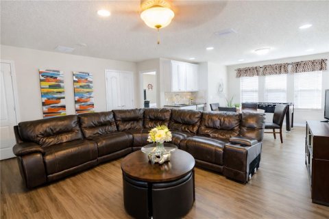 Villa ou maison à vendre à Kissimmee, Floride: 9 chambres, 407.93 m2 № 2139710 - photo 8
