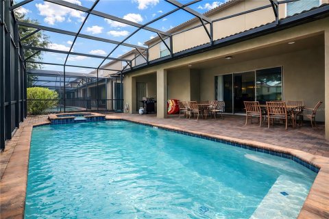 Villa ou maison à vendre à Kissimmee, Floride: 9 chambres, 407.93 m2 № 2139710 - photo 4