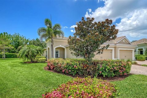 House in Bradenton, Florida 2 bedrooms, 141.68 sq.m. № 2200145 - photo 2