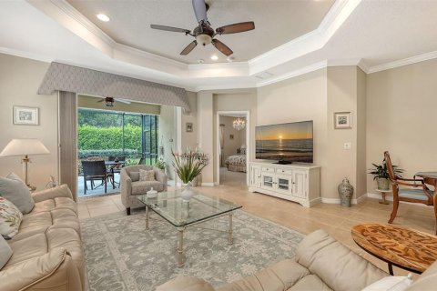 House in Bradenton, Florida 2 bedrooms, 141.68 sq.m. № 2200145 - photo 8