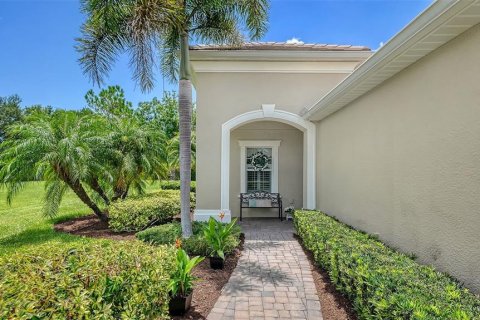 House in Bradenton, Florida 2 bedrooms, 141.68 sq.m. № 2200145 - photo 3