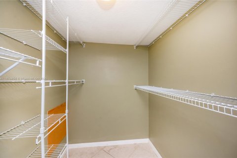 Condominio en alquiler en Hallandale Beach, Florida, 1 dormitorio, 77.48 m2 № 1925826 - foto 22