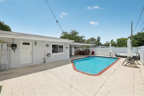 House in Davie, Florida 4 bedrooms, 138.89 sq.m. № 1847618 - photo 19
