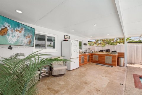House in Davie, Florida 4 bedrooms, 138.89 sq.m. № 1847618 - photo 16