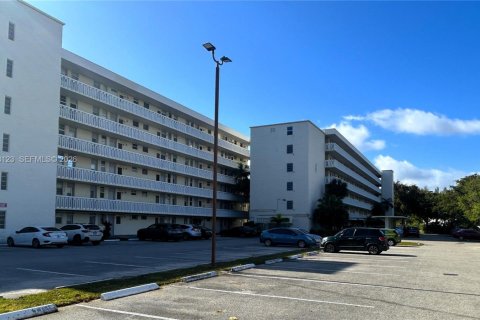 Condo in Aventura, Florida, 1 bedroom  № 2029319 - photo 7