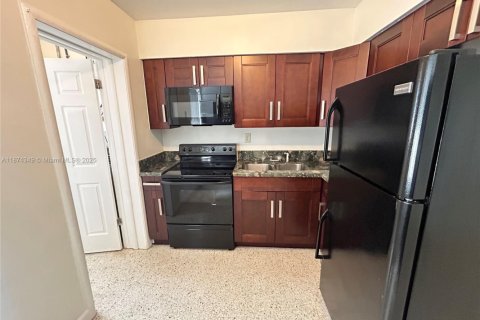 Casa en alquiler en Wilton Manors, Florida, 2 dormitorios, 78.04 m2 № 1921567 - foto 5