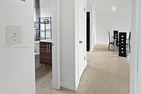 Casa en alquiler en Wilton Manors, Florida, 2 dormitorios, 78.04 m2 № 1921567 - foto 8