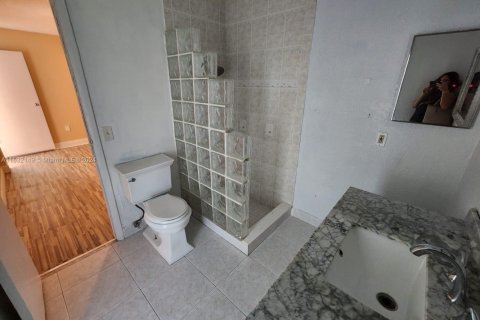 House in Sunrise, Florida 5 bedrooms, 133.22 sq.m. № 1013427 - photo 5