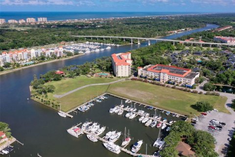 Condo in Palm Coast, Florida, 3 bedrooms № 2197790 - photo 2