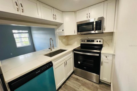Condo in Tampa, Florida, 1 bedroom  № 1720505 - photo 4