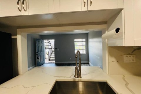 Condo in Tampa, Florida, 1 bedroom  № 1720505 - photo 5
