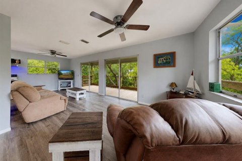 Casa en venta en Tarpon Springs, Florida, 2 dormitorios, 80.27 m2 № 2198946 - foto 23