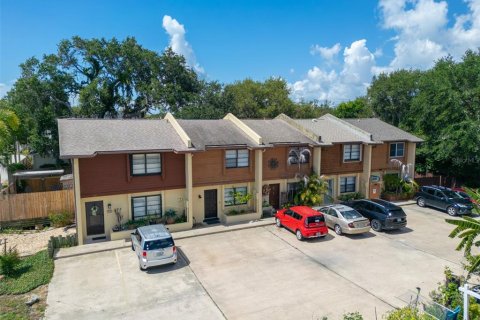 Adosado en venta en Cape Canaveral, Florida, 2 dormitorios, 97.92 m2 № 2204012 - foto 2