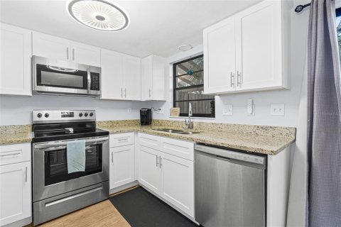Adosado en venta en Cape Canaveral, Florida, 2 dormitorios, 97.92 m2 № 2204012 - foto 8