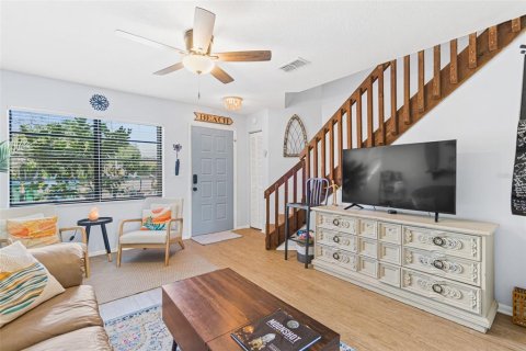 Adosado en venta en Cape Canaveral, Florida, 2 dormitorios, 97.92 m2 № 2204012 - foto 5
