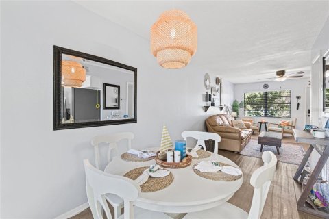 Adosado en venta en Cape Canaveral, Florida, 2 dormitorios, 97.92 m2 № 2204012 - foto 13