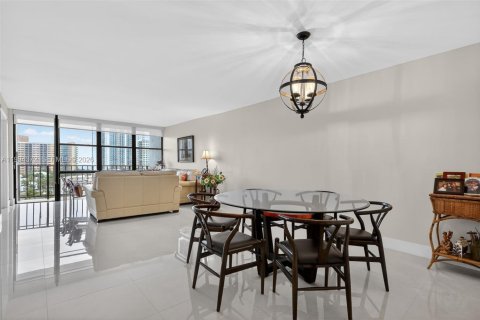 Купить кондоминиум в Халландейл-Бич, Флорида 2 спальни, 104.98м2, № 2055991 - фото 3