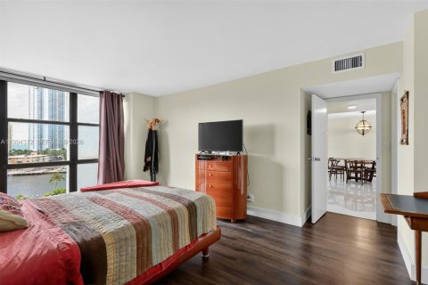 Купить кондоминиум в Халландейл-Бич, Флорида 2 спальни, 104.98м2, № 2055991 - фото 14