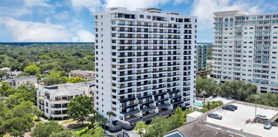 Condo in Orlando, Florida, 3 bedrooms № 1720319
