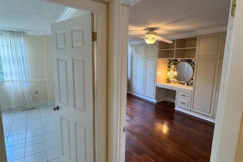 Купить кондоминиум в Авентура, Флорида 2 спальни, 120.77м2, № 1977336 - фото 14