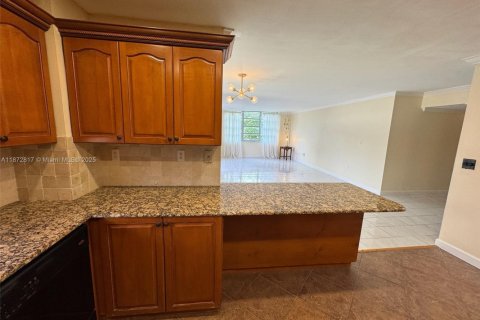 Купить кондоминиум в Авентура, Флорида 2 спальни, 120.77м2, № 1977336 - фото 3