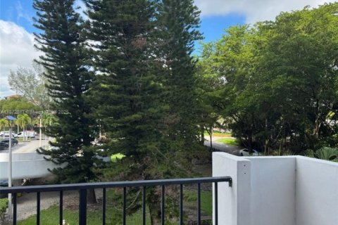 Купить кондоминиум в Авентура, Флорида 2 спальни, 120.77м2, № 1977336 - фото 8