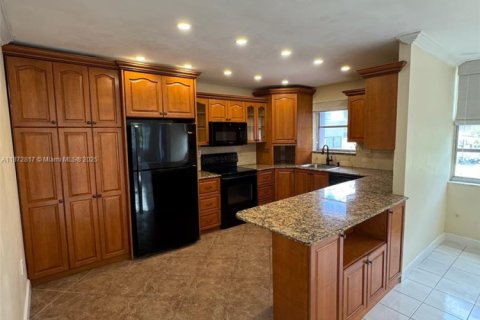 Купить кондоминиум в Авентура, Флорида 2 спальни, 120.77м2, № 1977336 - фото 4