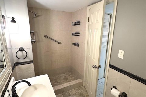 Купить кондоминиум в Авентура, Флорида 2 спальни, 120.77м2, № 1977336 - фото 18