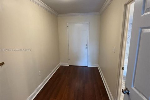 Купить кондоминиум в Авентура, Флорида 2 спальни, 120.77м2, № 1977336 - фото 12