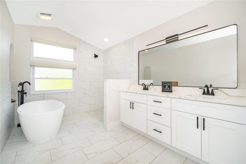 Casa en venta en Orlando, Florida, 4 dormitorios, 190.91 m2 № 2093282 - foto 16