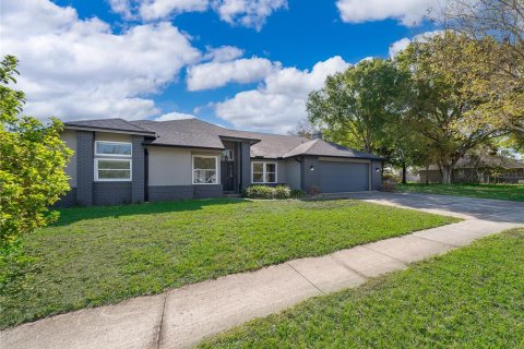 Casa en venta en Orlando, Florida, 4 dormitorios, 190.91 m2 № 2093282 - foto 2