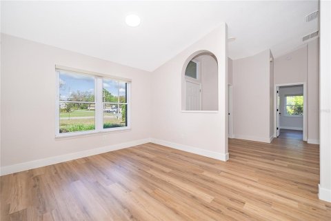Casa en venta en Orlando, Florida, 4 dormitorios, 190.91 m2 № 2093282 - foto 14