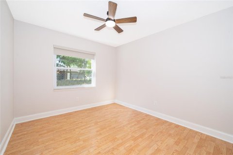Casa en venta en Orlando, Florida, 4 dormitorios, 190.91 m2 № 2093282 - foto 21