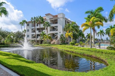Condo in Apollo Beach, Florida, 3 bedrooms  № 1677254 - photo 1