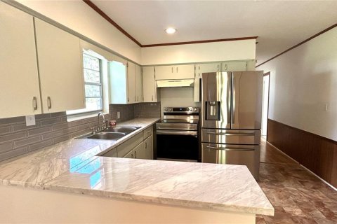 House in Lake City, Florida 3 bedrooms, 115.76 sq.m. № 2221058 - photo 7