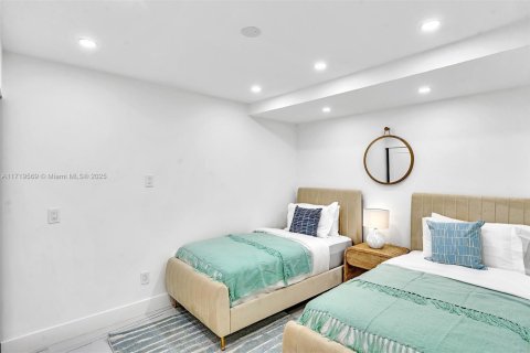 Casa en venta en Hollywood, Florida, 7 dormitorios, 277.96 m2 № 1983684 - foto 27