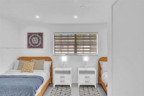 Casa en venta en Hollywood, Florida, 7 dormitorios, 277.96 m2 № 1983684 - foto 29