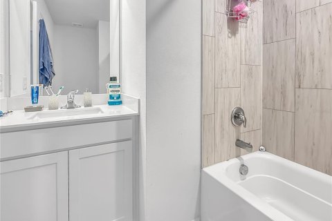 Casa en alquiler en Kissimmee, Florida, 3 dormitorios, 130.06 m2 № 1848702 - foto 17