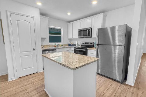 Casa en alquiler en Kissimmee, Florida, 3 dormitorios, 130.06 m2 № 1848702 - foto 8