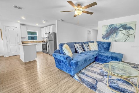 Casa en alquiler en Kissimmee, Florida, 3 dormitorios, 130.06 m2 № 1848702 - foto 6