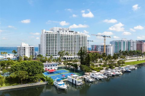 Купить кондоминиум в Майами-Бич, Флорида 1 спальня, 91.04м2, № 1979126 - фото 3